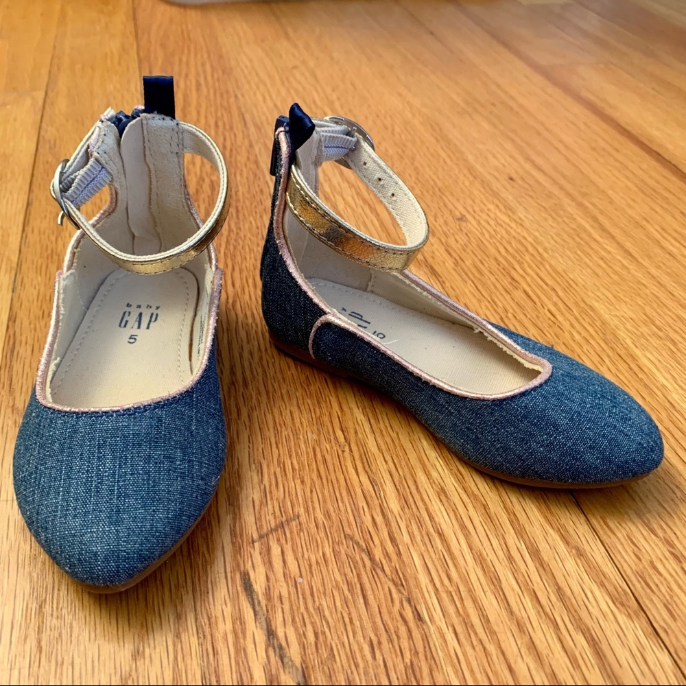 Gap Toddler Girl Shoes Sz 5 Chambray Metallic Trim and Buckle